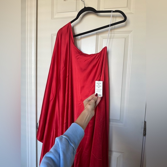 Show Me Your Mumu Rhea One-Shoulder Dress in Red Lux Satin - Size L - Picture 5 of 6